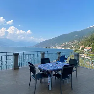 With Big Terrace And Direct Access To The Beach Appartamento