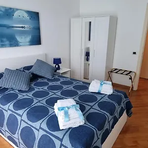  Apartment Casa Dante Center Italy